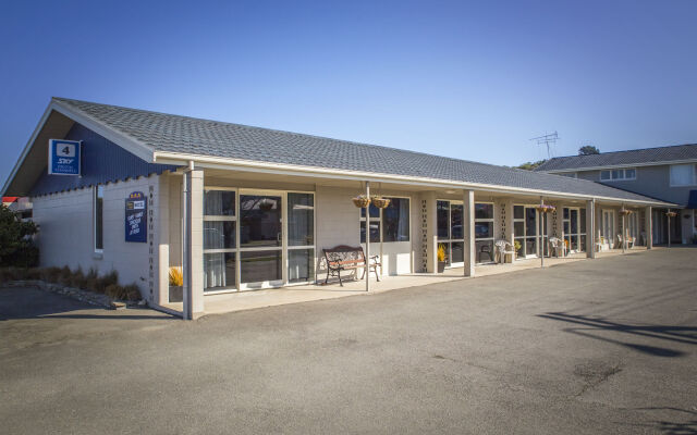 AAA Thames Court Motel