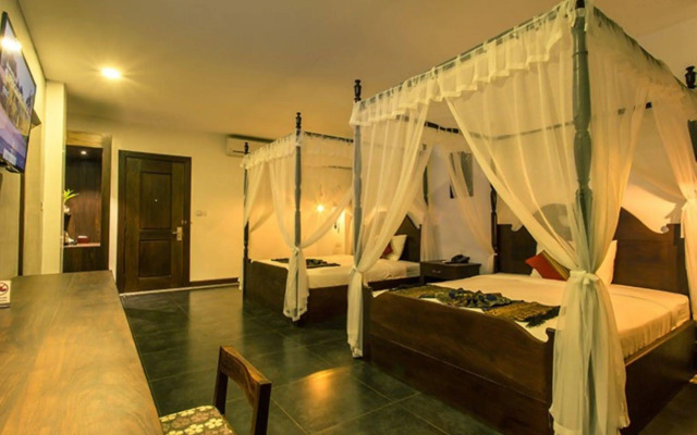 Yeak Loam Hotel
