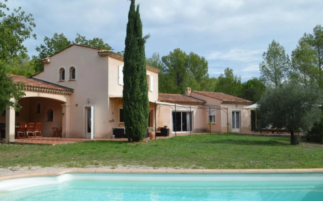 House in Montfort-sur-argens With Garden