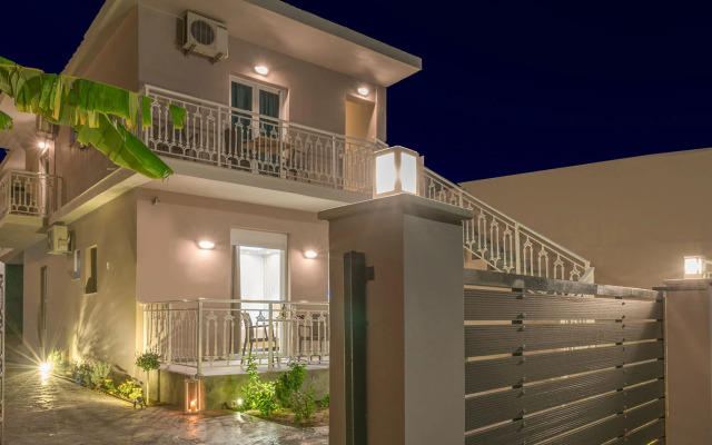 Nikos & Maria Studios