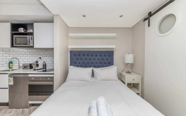 Stylish Minimalist Studio in Central Cape Town