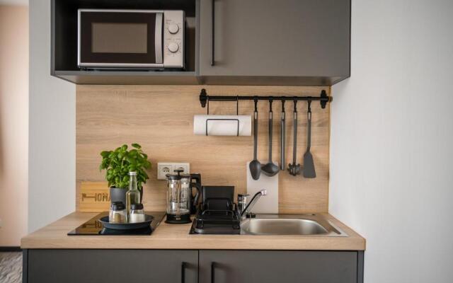 Point Hotel Apartments & Rooms