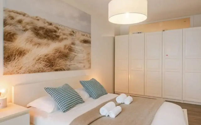 Charming and Cozy Apartment With sea View