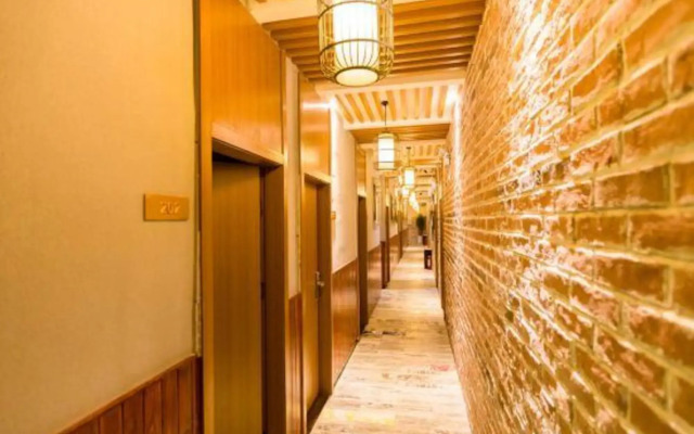 OYO Nanchang Happy Waterbed Literature Hotel