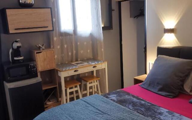 Hostal 170 Room 15 Service Appartement