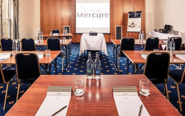 Mercure York Fairfield Manor Hotel