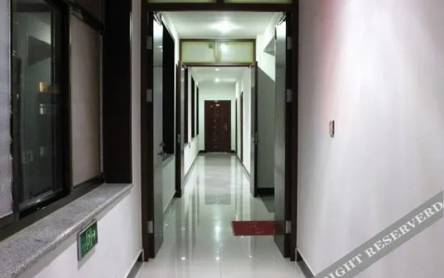Weihai 99 red Business Hotel