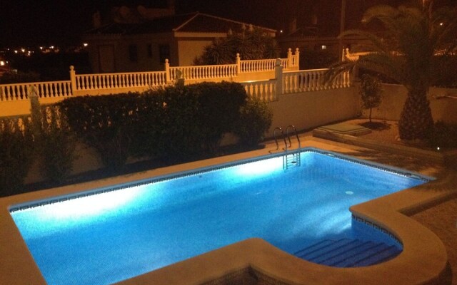 Large Villa With Private Pool and Five Bedrooms in Benijofar