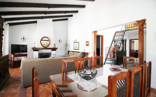 1097 Villa Jomada