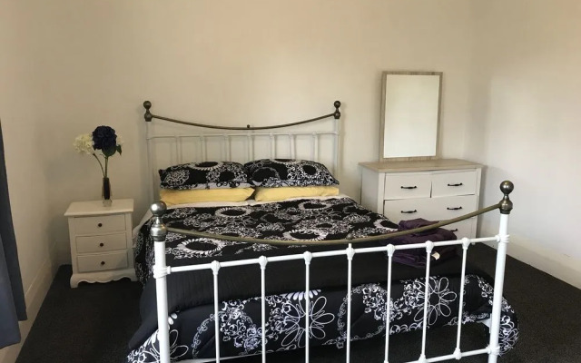 Villa on Wellington St