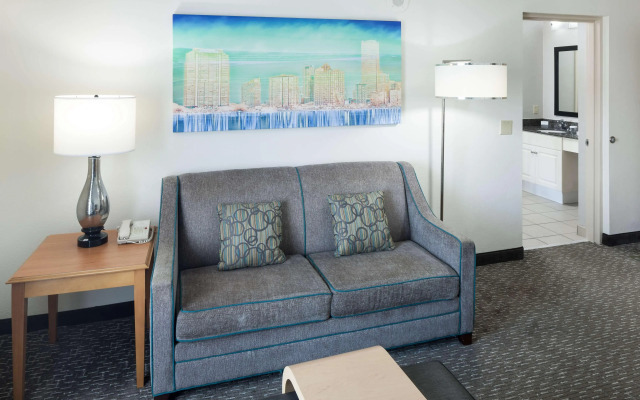 Homewood Suites by Hilton Miami-Airport/Blue Lagoon