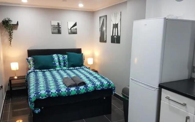 Studio, up to 4 PEOPLE, City Center location