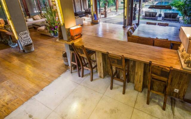 Villa Yoga by Villa Finder