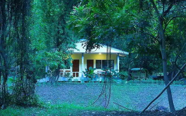 Country Lake Nature Lodge