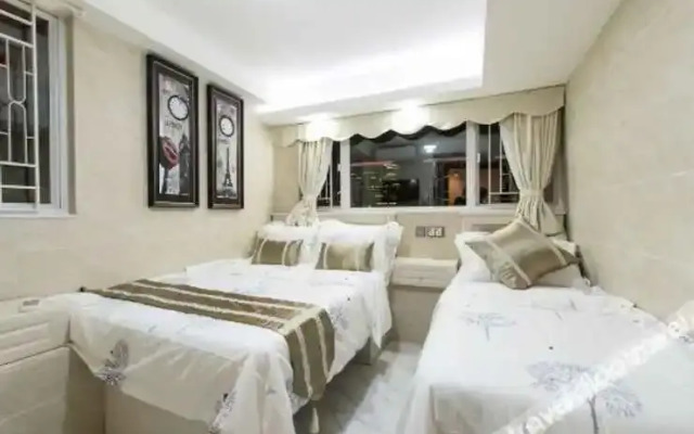 Sky Inn(Tsim Sha Tsui B1 Exit 20m)