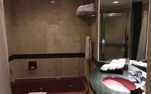 King Wing Hot Spring International Hotel