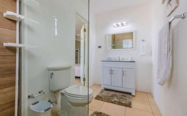 Remodeled 6BR - Privatepool Gameroom Close2beach