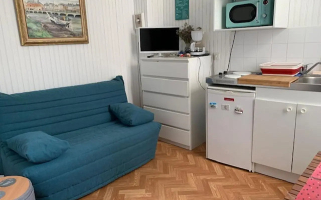 Bright Equipped Studio At 350 M From The Beach