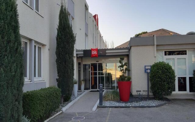 ibis Arles