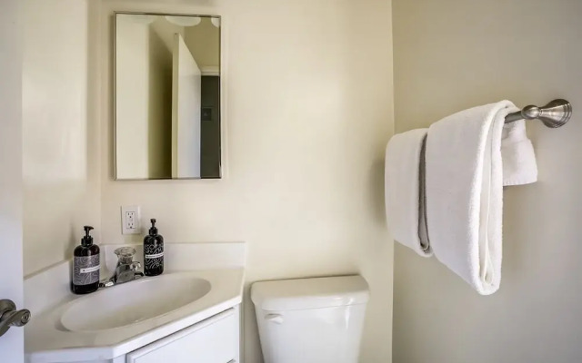 WanderJaunt - Caspian - 2BR - Point Loma