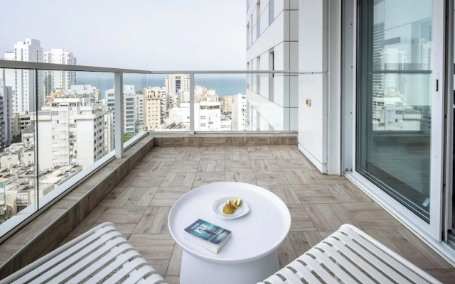 Seaside High-Rise Apt by Sea N' Rent