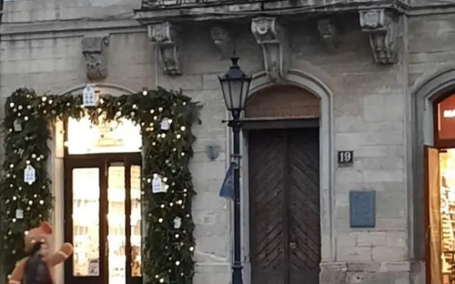 V.I.P.Apartmens Rynok Sqr.19