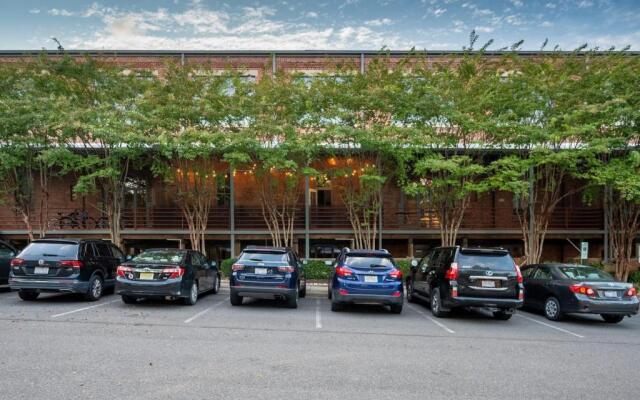 Trifecta 2BR Modern & Spacious Superhost