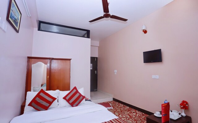 OYO 132 Hotel Fly Inn