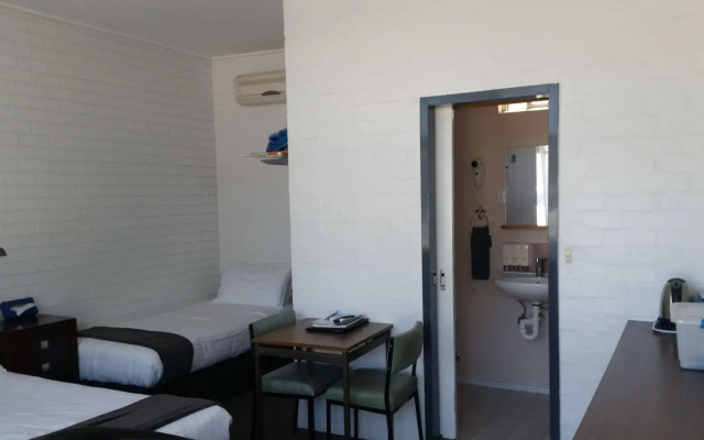 Sun Centre Motel