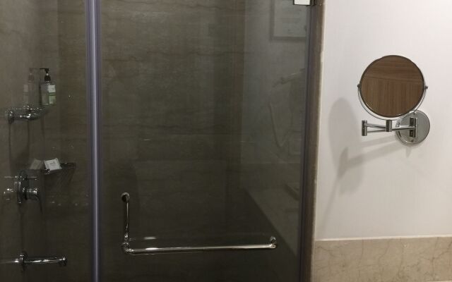 Red Fox by Lemon Tree Hotels, Sector 60, Gurugram