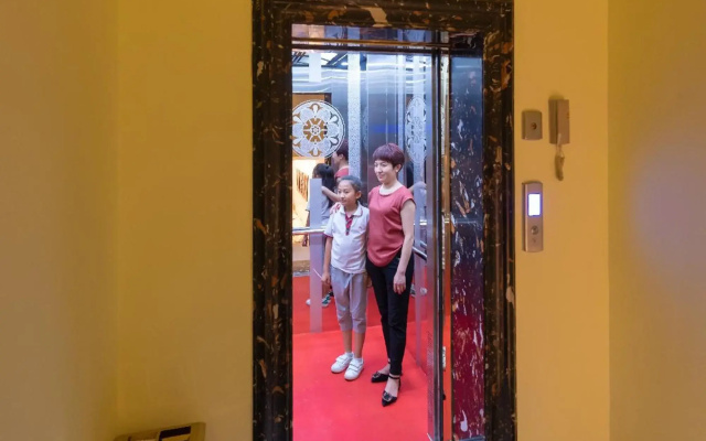 Times Theme Hotel