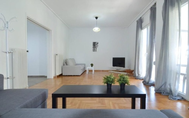 Spacious minimal apartment at Chalandri