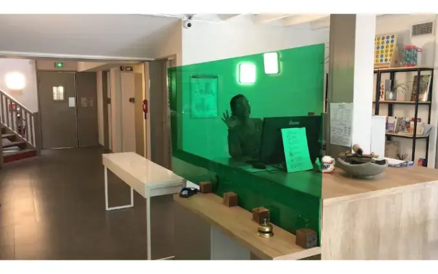 Halt Hotel