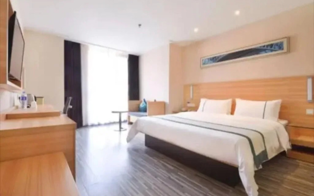 Hanting Express Wuhan Huangpi Panlong Town