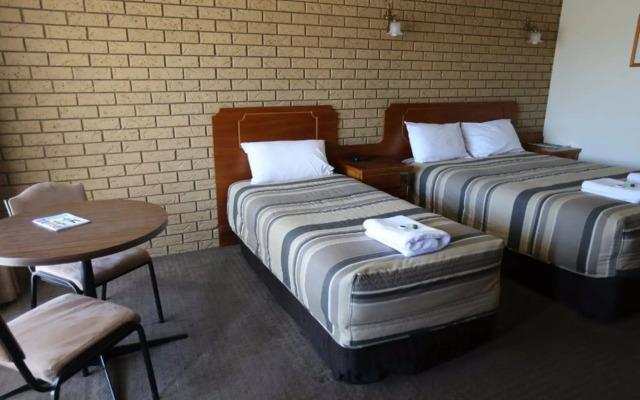 Manifold Motor Inn