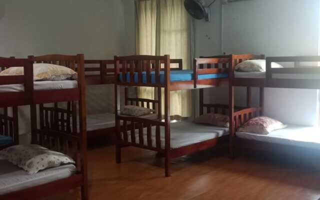 OYO 90078 Navita Lodge