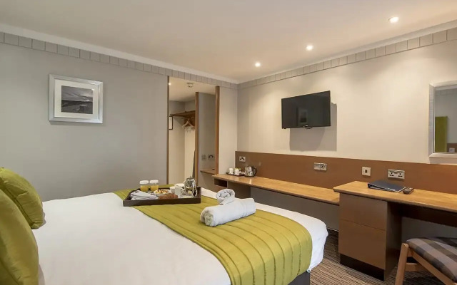 The Hog's Back Hotel & Spa Farnham
