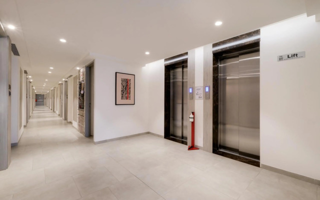 7 Apple Hotel Mahape