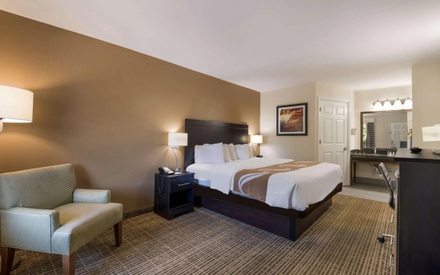 Quality Inn Decherd / Winchester