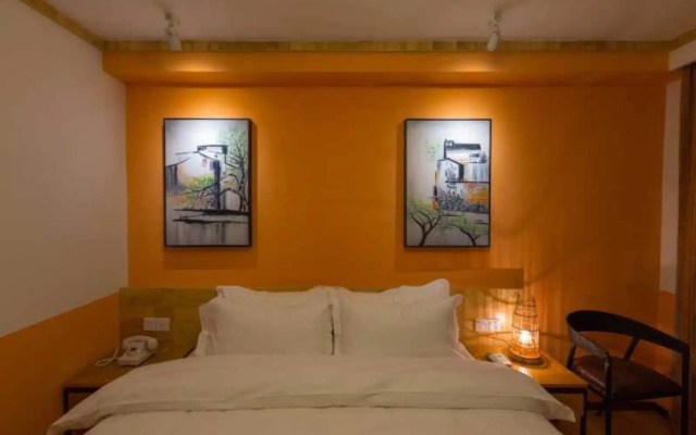 Moon Flower Hotel