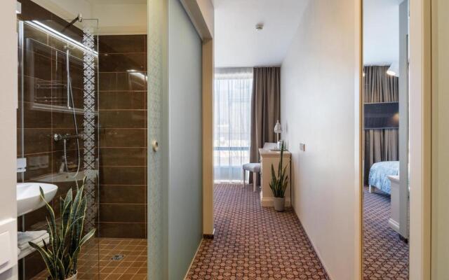 Hotel Sinchronas