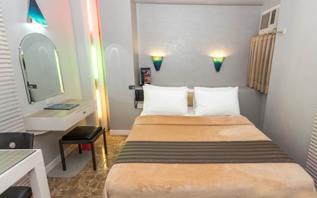 Urban Travellers Hotel