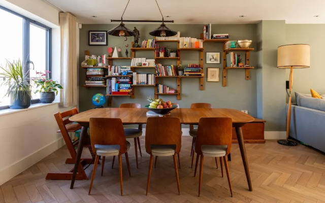 Stylish Family Home With Garden