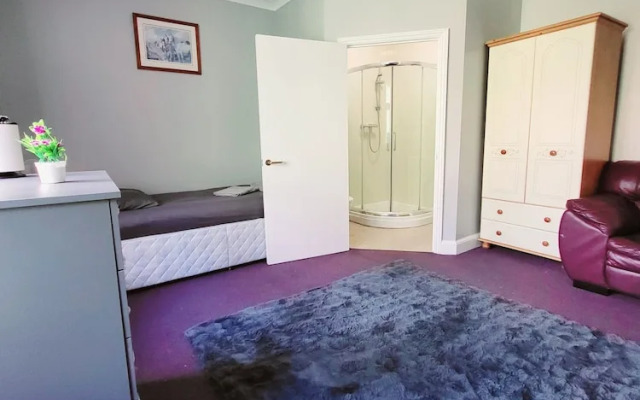 Silver Road Deluxe Retreat in Norwich