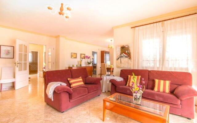 Abahana Villas La Marina