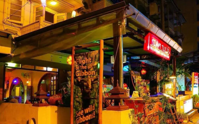 Siam Tulip Guesthouse & Restaurant