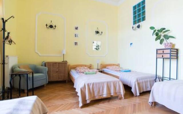 Downtown Oasis Apartment/Hostel