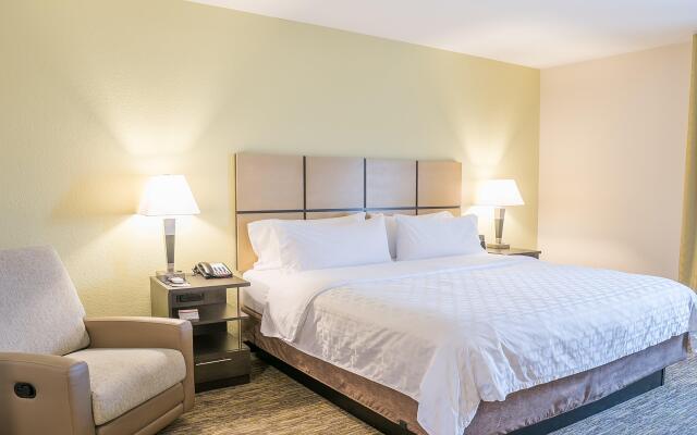 Candlewood Suites Bay City, an IHG Hotel