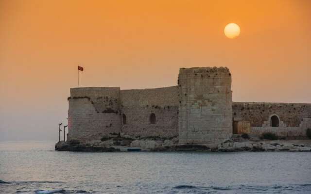 Marina Kizkalesi Hotel