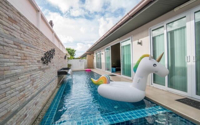 The Ville Jomtien Pool Villa By Larsen